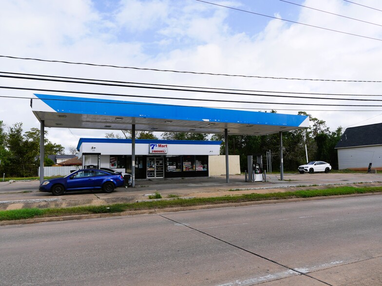 8435 Tidwell Rd, Houston, TX for sale - Building Photo - Image 1 of 20