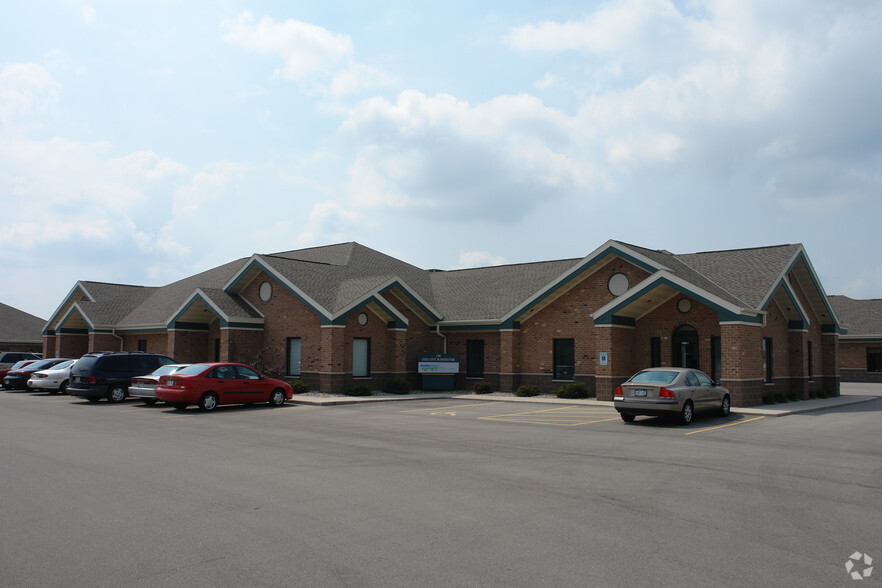 3301 Packerland Dr, De Pere, WI for lease - Primary Photo - Image 1 of 2