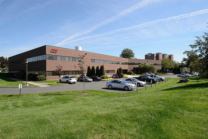100 Corporate Dr, Windsor, CT for lease - Building Photo - Image 2 of 5