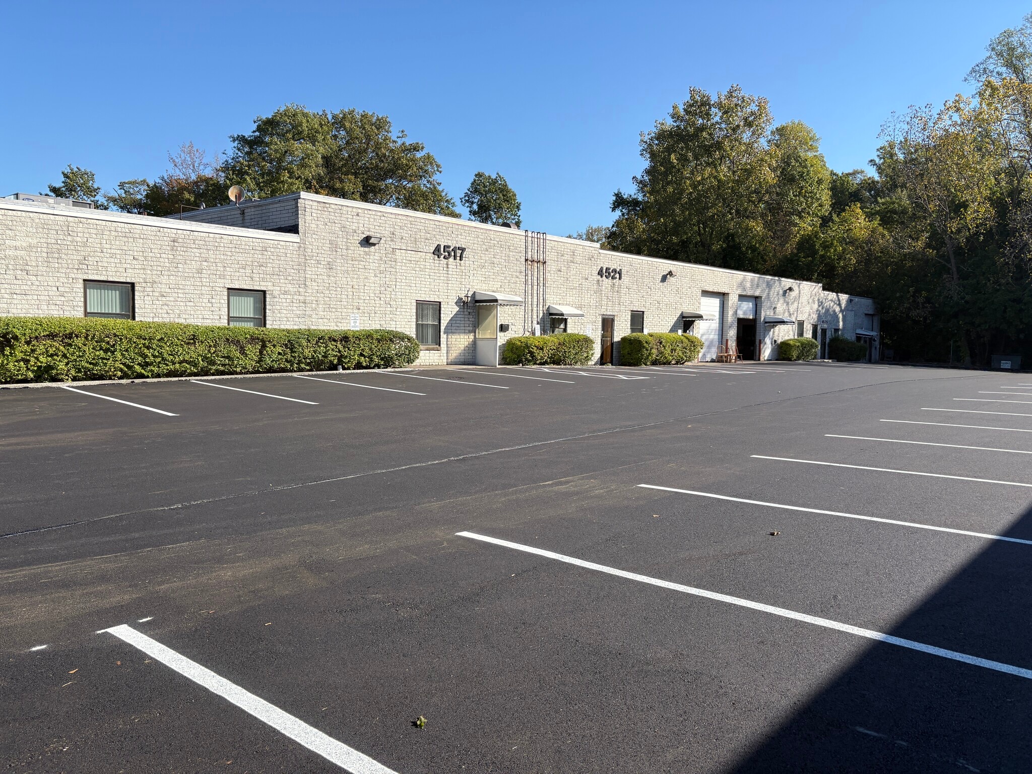 4517-4525 Renaissance Pky, Warrensville Heights, OH for lease Building Photo- Image 1 of 7