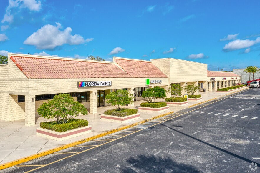 14001-14211 W Colonial Dr, Winter Garden, FL for lease - Building Photo - Image 3 of 19