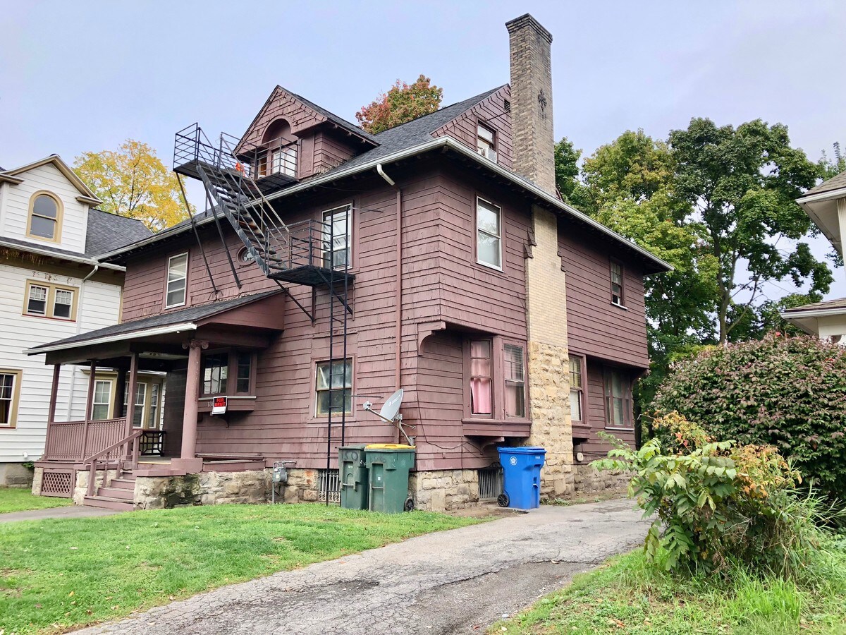 136 Chili Ave, Rochester, NY 14611