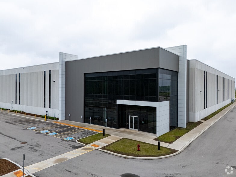 120 Bullock St, Kitchener, ON for lease - Primary Photo - Image 1 of 3