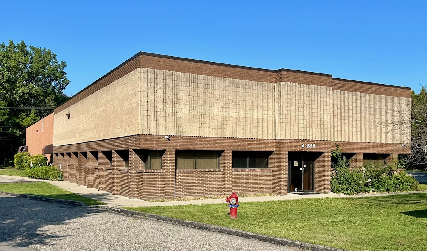 21223 Hilltop St, Southfield, MI for sale Building Photo- Image 1 of 11