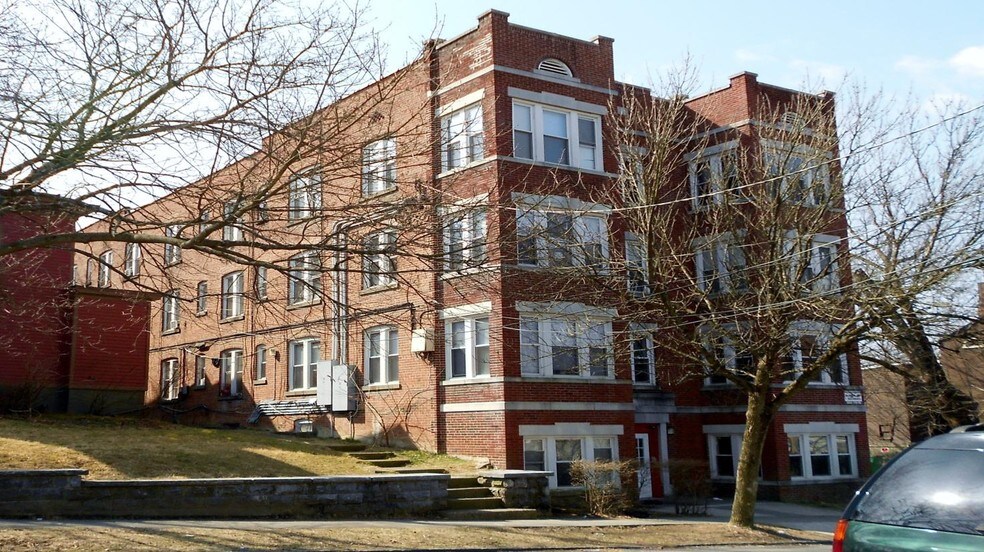 24 Barclay St, Poughkeepsie, NY for sale - Building Photo - Image 1 of 1