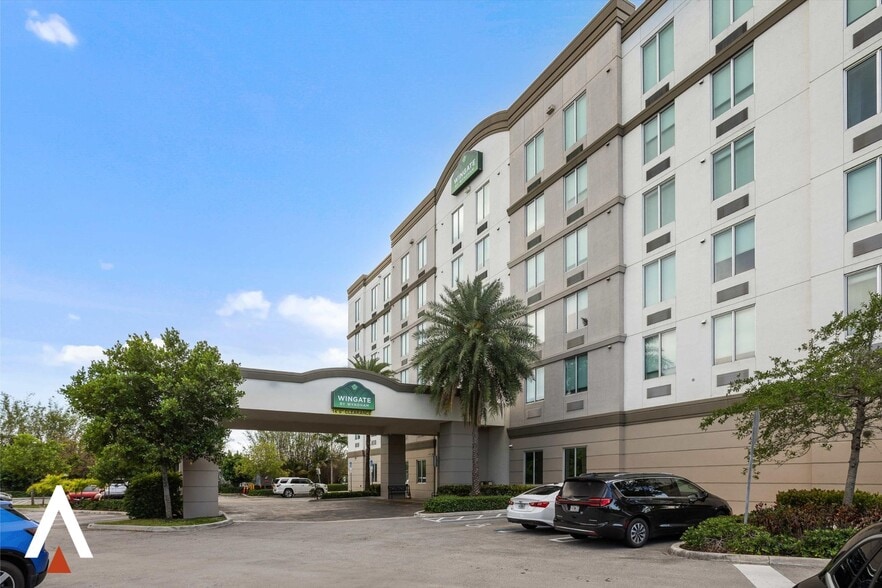3755 NW 78th Ave, Doral, FL for sale - Building Photo - Image 2 of 37