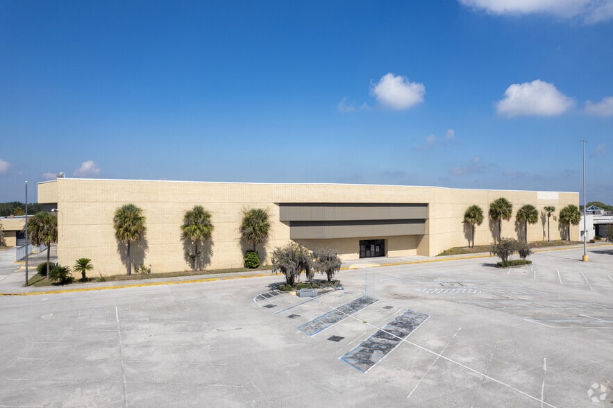 9501 Arlington Expy, Jacksonville, FL for sale - Building Photo - Image 2 of 6
