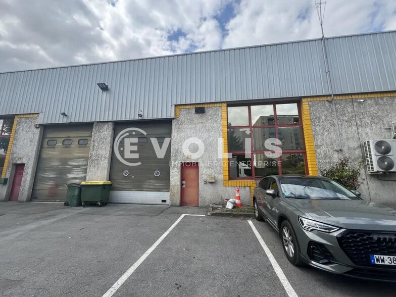 Office in Bondy for lease - Building Photo - Image 2 of 14