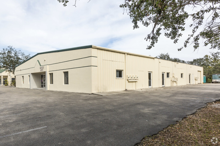 5610 Yahl St, Naples, FL for lease - Primary Photo - Image 1 of 6