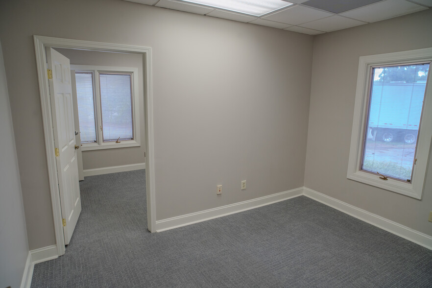 670 Oakleaf Office Ln, Memphis, TN for lease - Interior Photo - Image 3 of 5