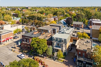 240-246 Rue Saint-Charles O, Longueuil, QC - AERIAL  map view