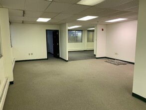 11500 Olive Blvd, Creve Coeur, MO for lease Interior Photo- Image 2 of 10