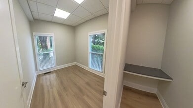 610 Colonial Park Dr, Roswell, GA for lease Interior Photo- Image 2 of 12