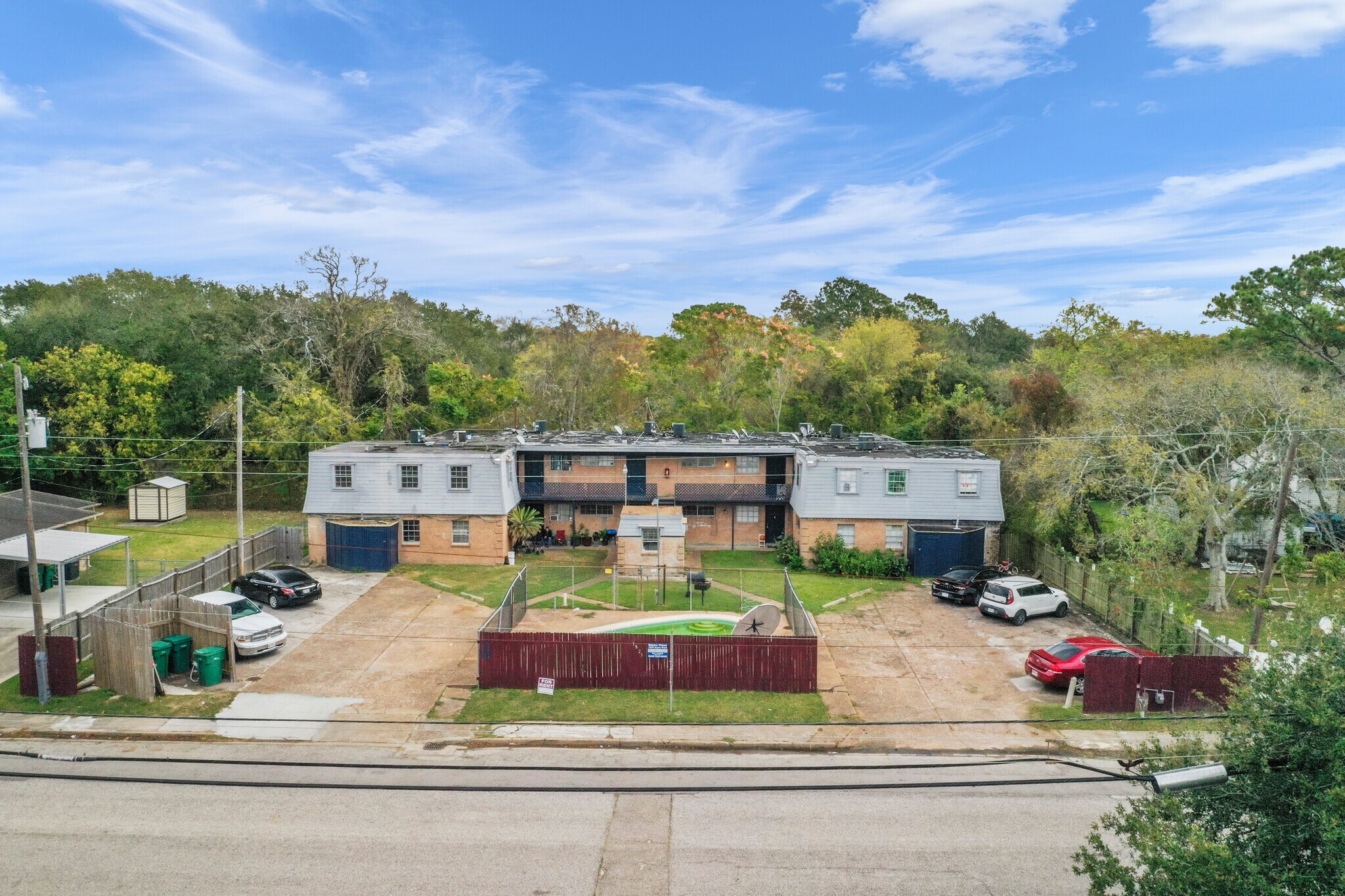 1825 Bayou Rd, La Marque, TX 77568