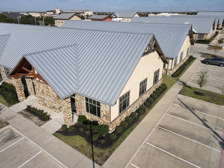 5757 Flewellen Oaks Ln, Fulshear, TX for sale - Building Photo - Image 2 of 9