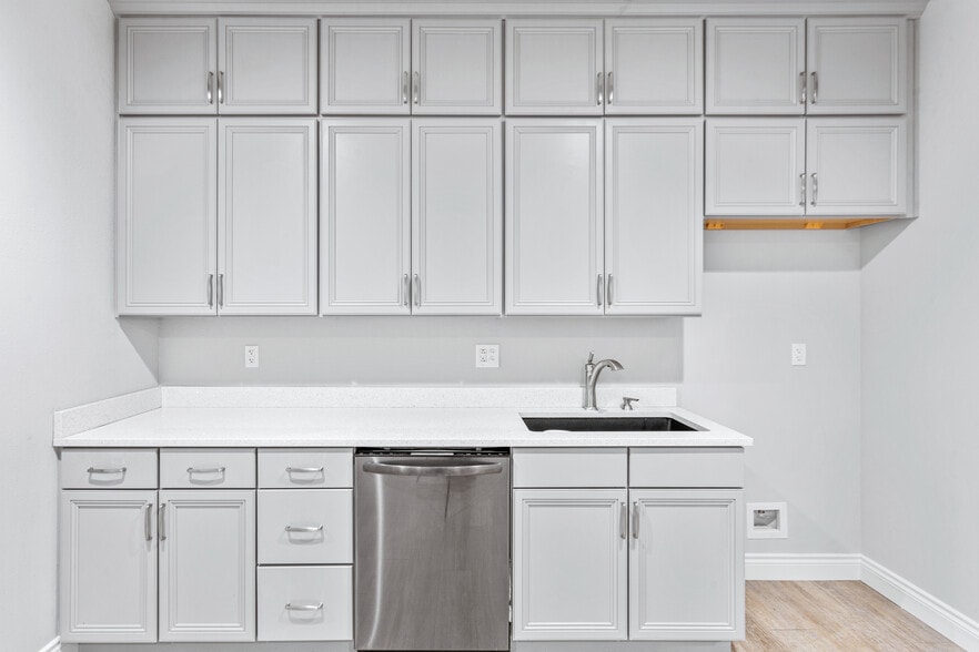 714 st highway 248, Branson, MO for sale - Interior Photo - Image 3 of 8