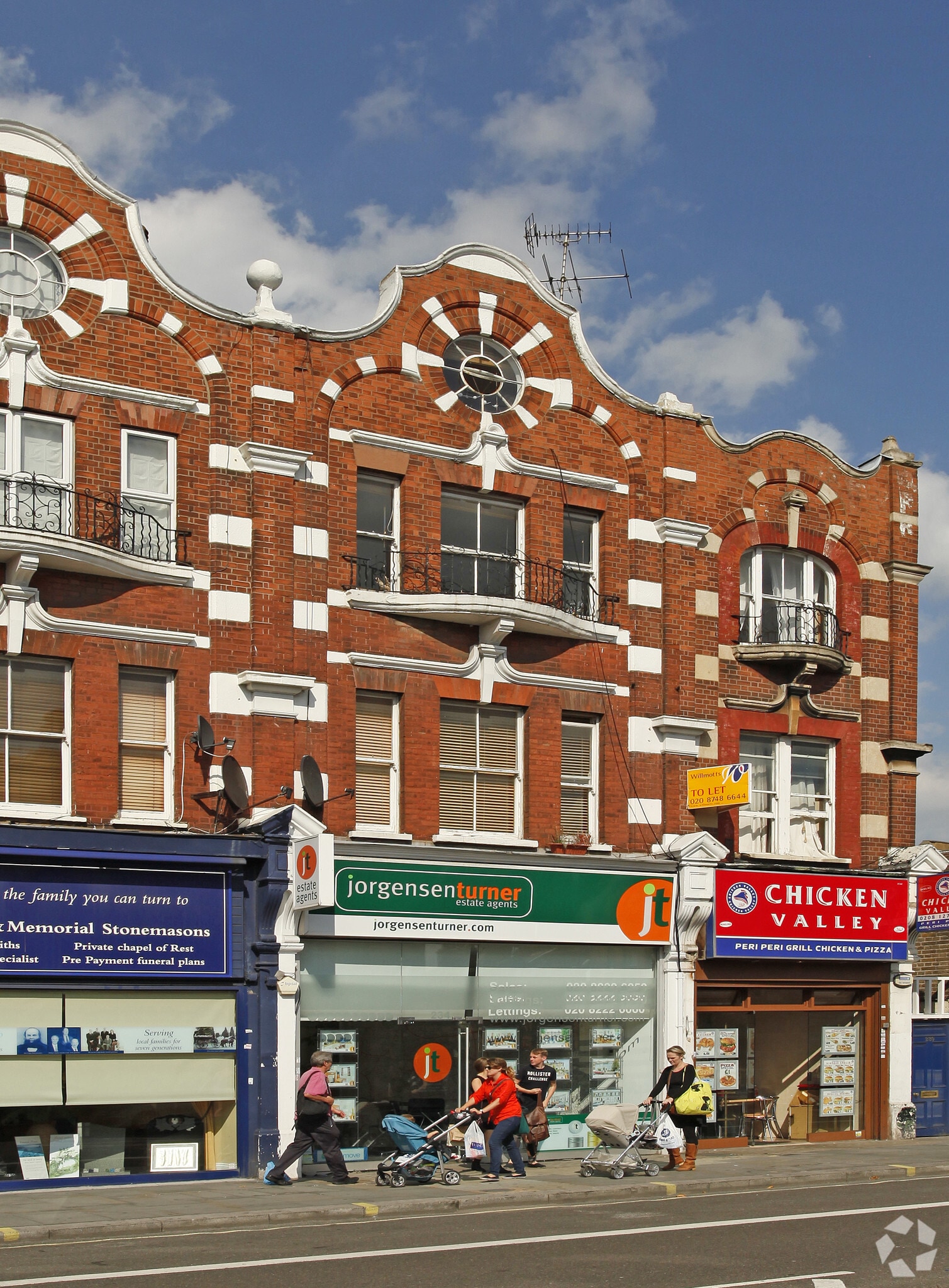 234 Uxbridge Rd, London for sale Primary Photo- Image 1 of 1