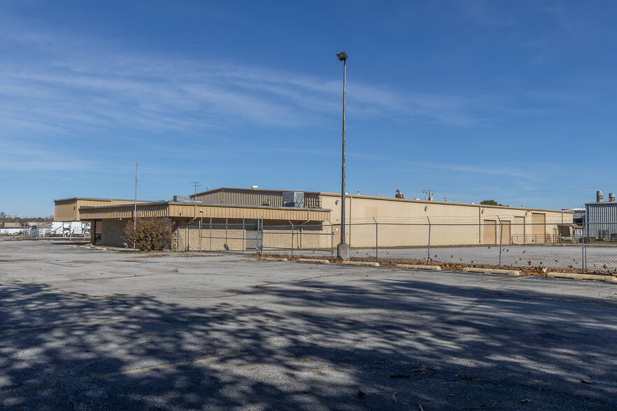 1525 N 105th Ave, Tulsa, OK for lease - Building Photo - Image 3 of 20