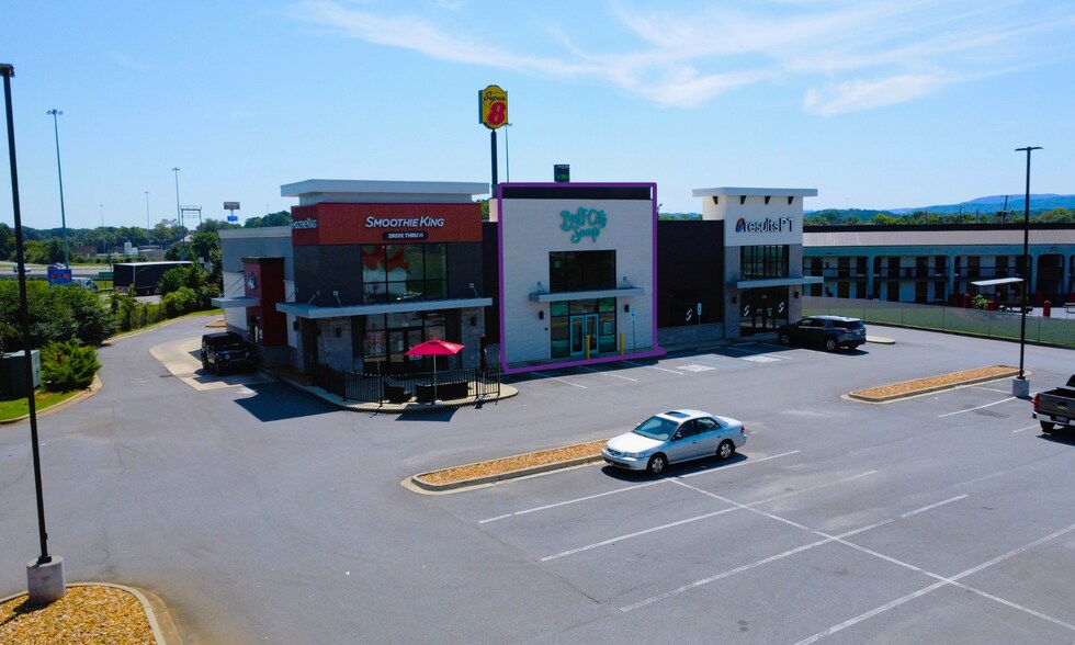 108-112 Spring Branch Rd, Oxford, AL for lease - Building Photo - Image 2 of 9