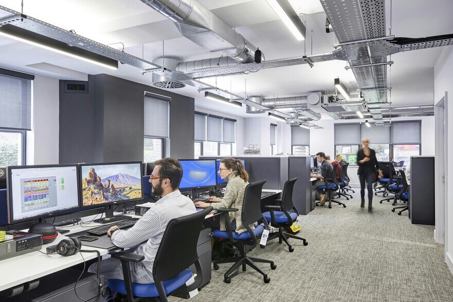 58-60 St Aldates, Oxford for lease - Building Photo - Image 3 of 6