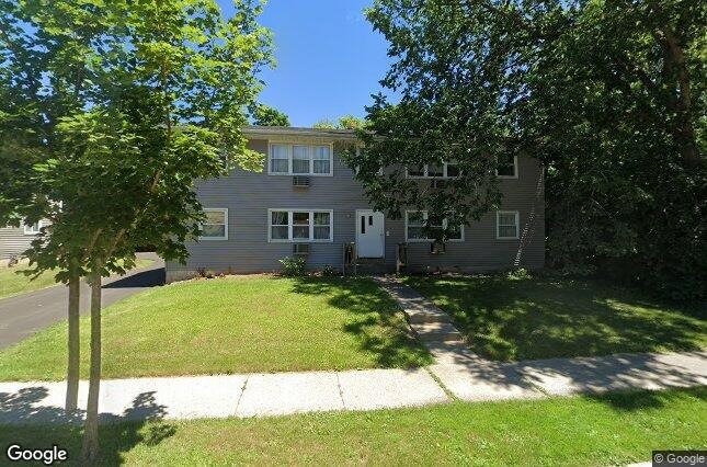 411-425 Carpenter Plz, Waukesha, WI for sale - Building Photo - Image 1 of 1