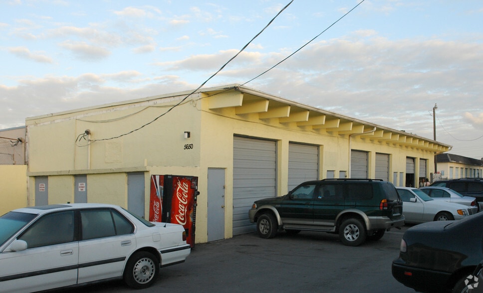 5650 Rodman St, Hollywood, FL for lease - Building Photo - Image 2 of 8