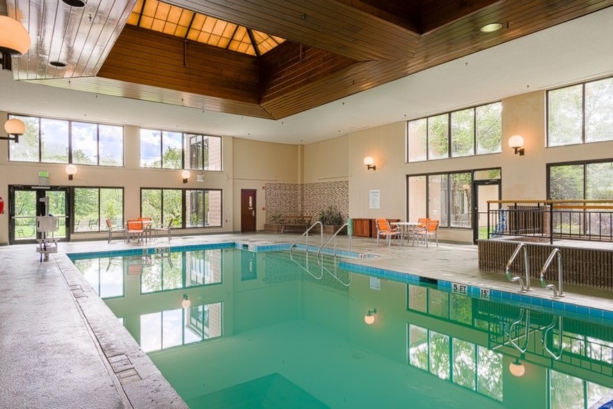 476 Holiday Dr, Rutland, VT for sale - Interior Photo - Image 2 of 4