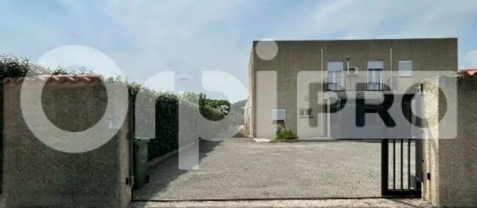 Flex in Istres for sale - Building Photo - Image 1 of 4