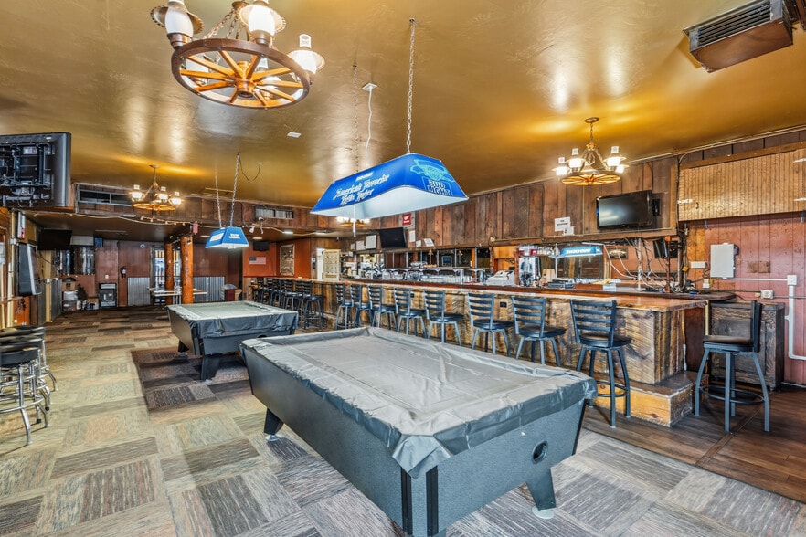 217 E Pine St, Central Point, OR for sale - Interior Photo - Image 2 of 5