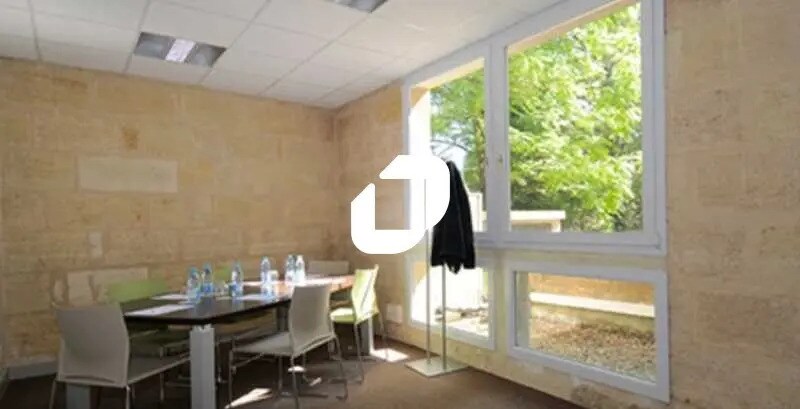 Office in Le Bouscat for lease - Interior Photo - Image 1 of 7