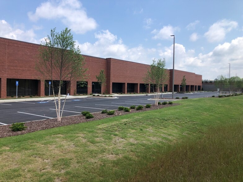 4042 Enterprise Way, Flowery Branch, GA for lease - Building Photo - Image 1 of 3