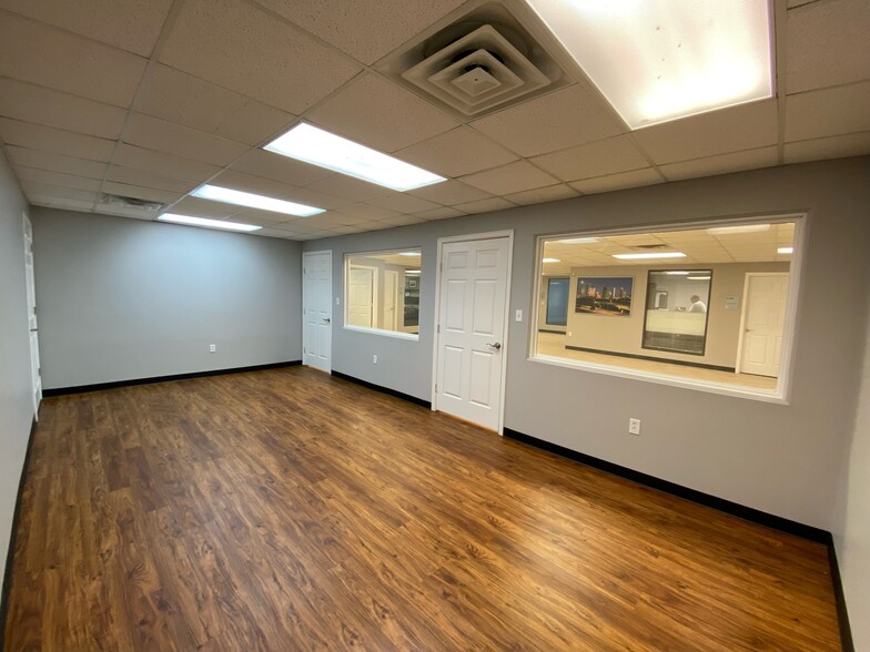 16261 Hollister St, Houston, TX for lease - Interior Photo - Image 3 of 27