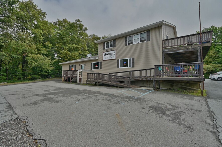 350 State Route 611, Gouldsboro, PA 18424