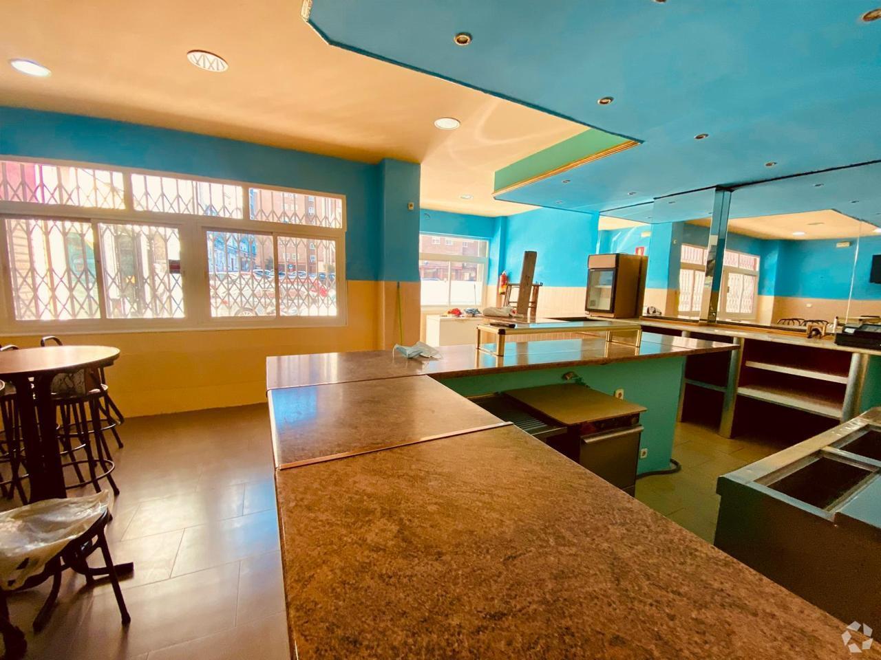 Retail in Fuenlabrada, Madrid for lease Interior Photo- Image 1 of 2