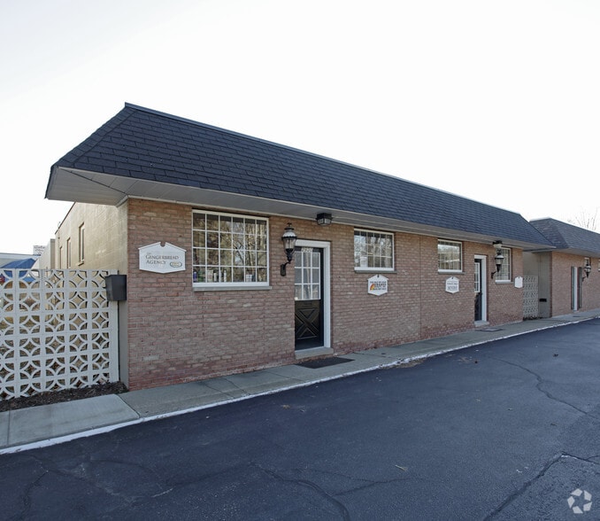 2932 Pine Grove Ave, Port Huron, MI 48060