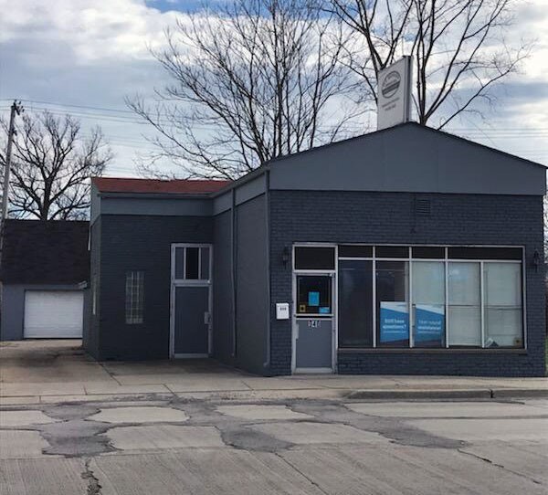 940 E 9 Mile Rd, Hazel Park, MI 48030