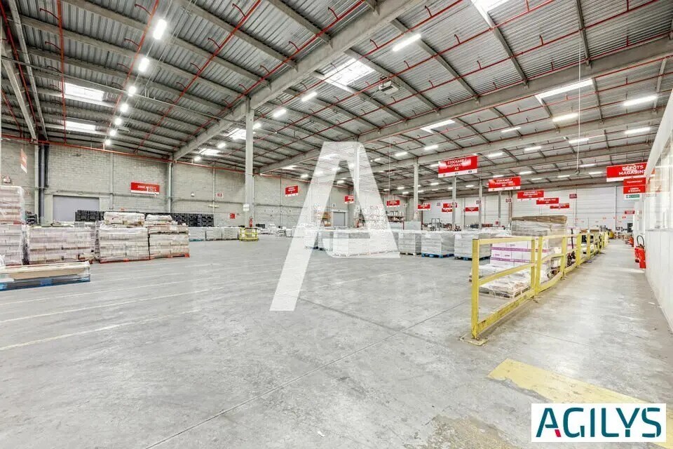 Industrial in Roissy-en-Brie for lease Building Photo- Image 1 of 7