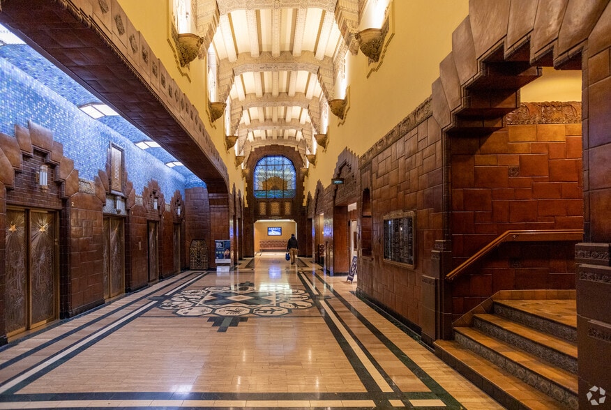 355 Burrard St, Vancouver, BC for lease - Interior Photo - Image 3 of 12