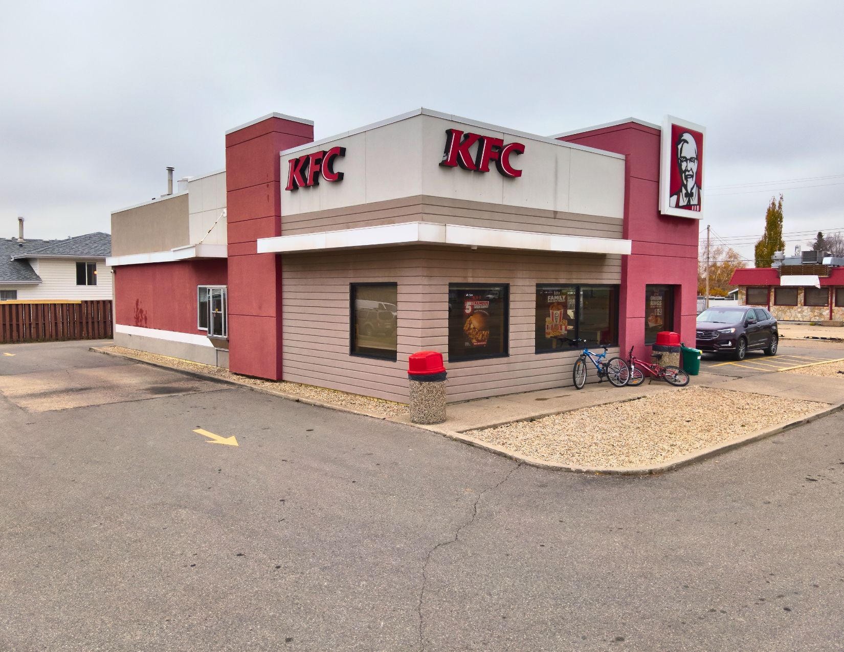 100 Ave, Morinville, AB for sale Primary Photo- Image 1 of 2