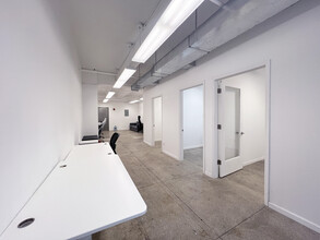 213 W 35th St, New York, NY for lease Interior Photo- Image 2 of 8