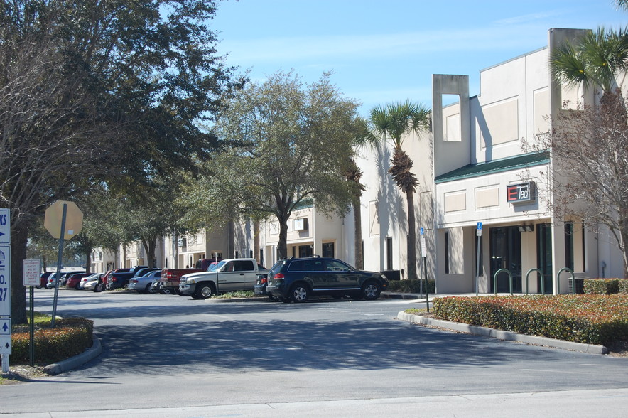 8442 Tradeport Dr, Orlando, FL for lease - Primary Photo - Image 1 of 7