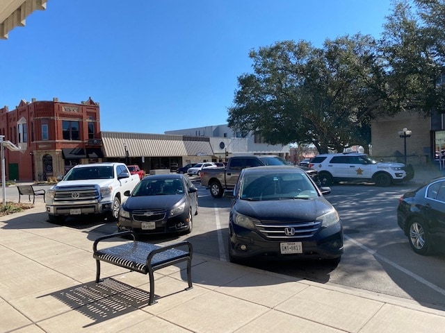 106 W Grove St, Kaufman, TX for lease - Building Photo - Image 3 of 23