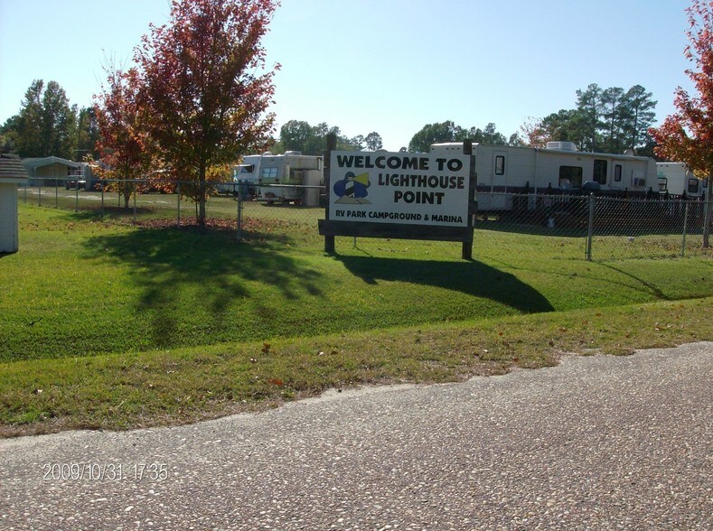 1567 Harbor House Dr, Manning, SC for sale - Primary Photo - Image 1 of 1