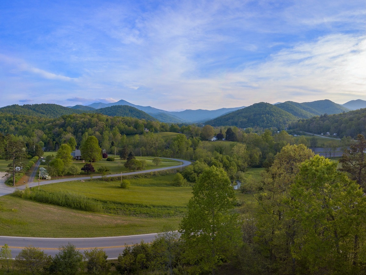 00 Pisgah Hwy, Candler, NC 28715