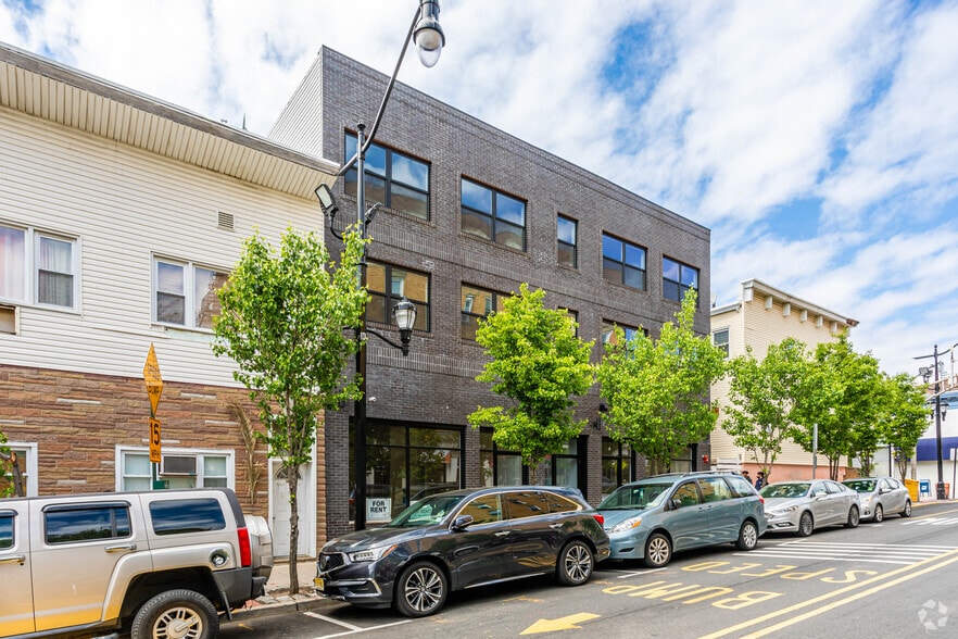 16131615 Summit Ave, Union City, NJ 07087