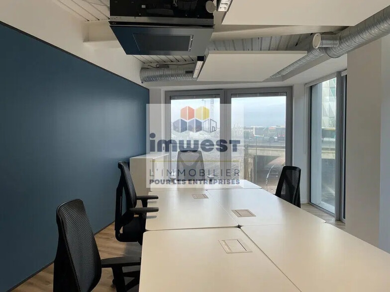Office in Rennes for lease - Interior Photo - Image 2 of 7