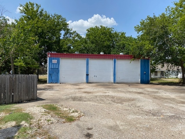 2318 S. Main, Stafford, TX 77477 | LoopNet