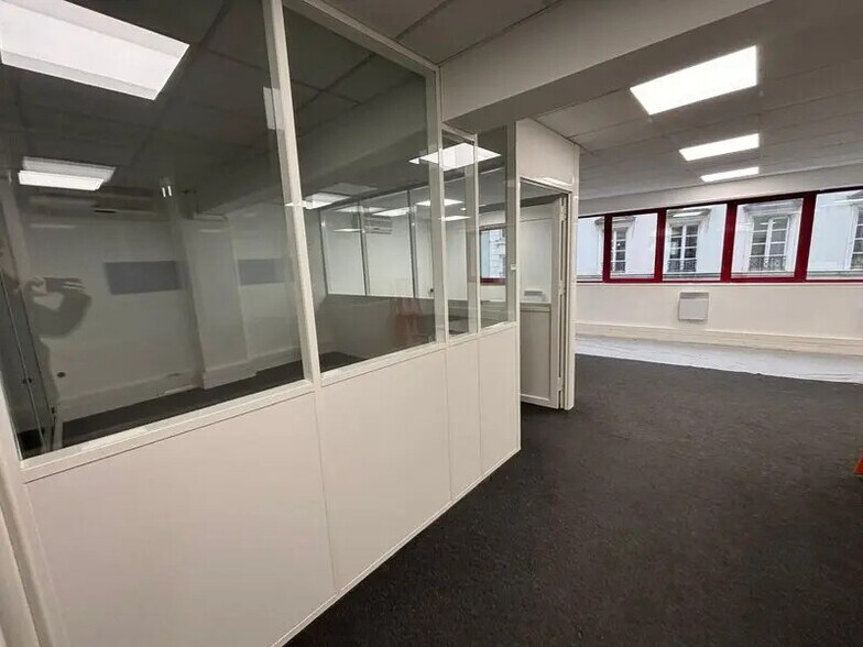 9 Rue D'Enghien, Paris for lease - Building Photo - Image 3 of 6