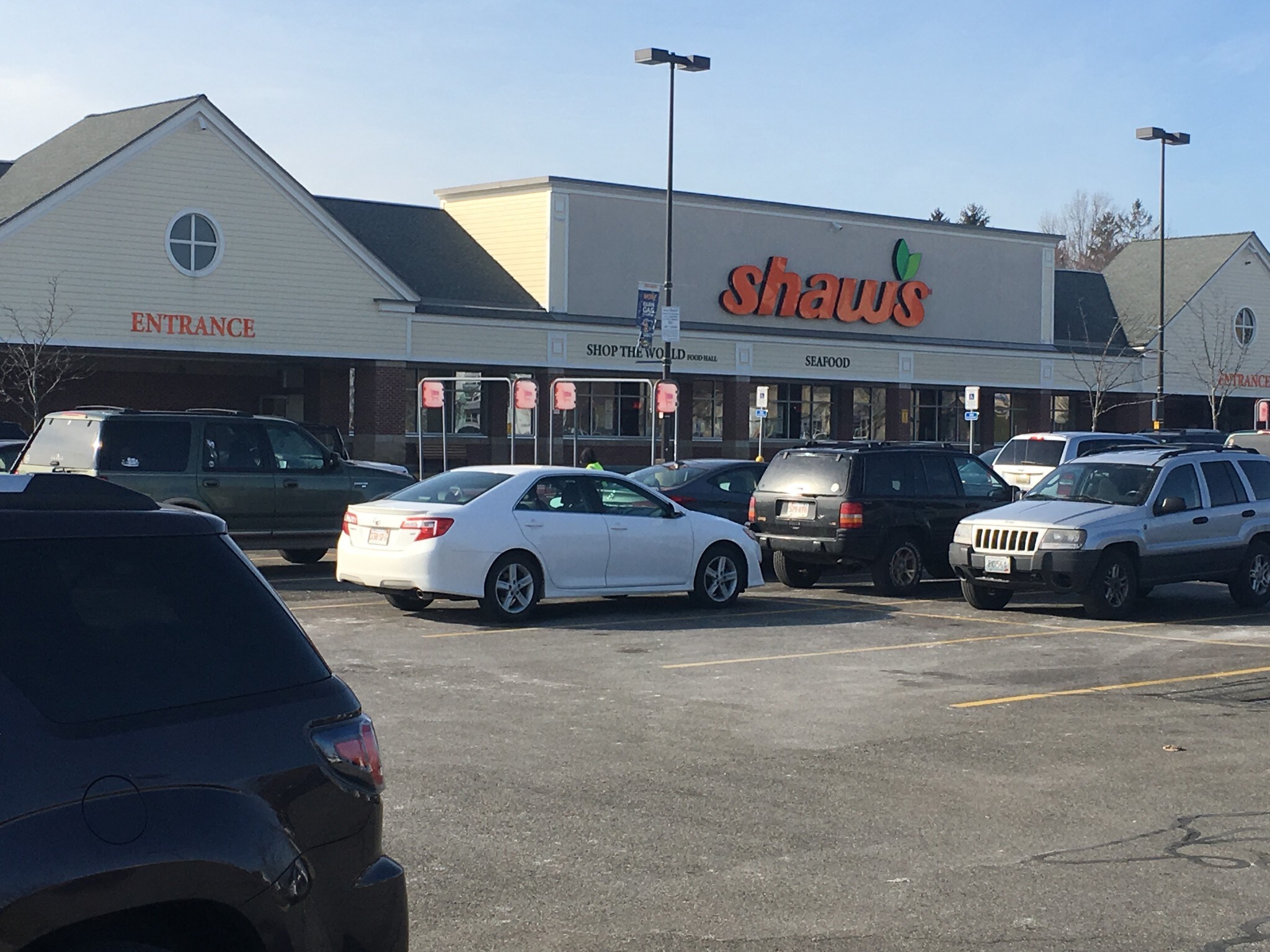 575585 Taunton Ave, East Providence, RI 02914 Shopperstown