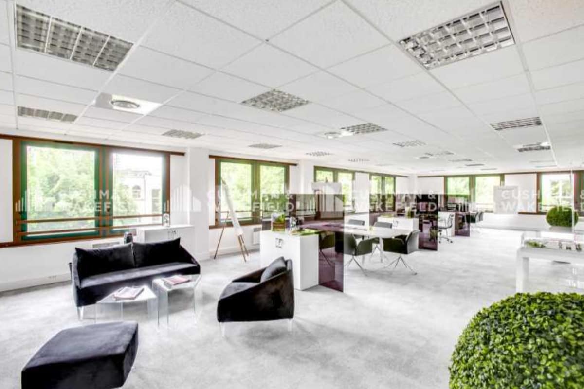 Office in Orsay for lease Interior Photo- Image 1 of 6